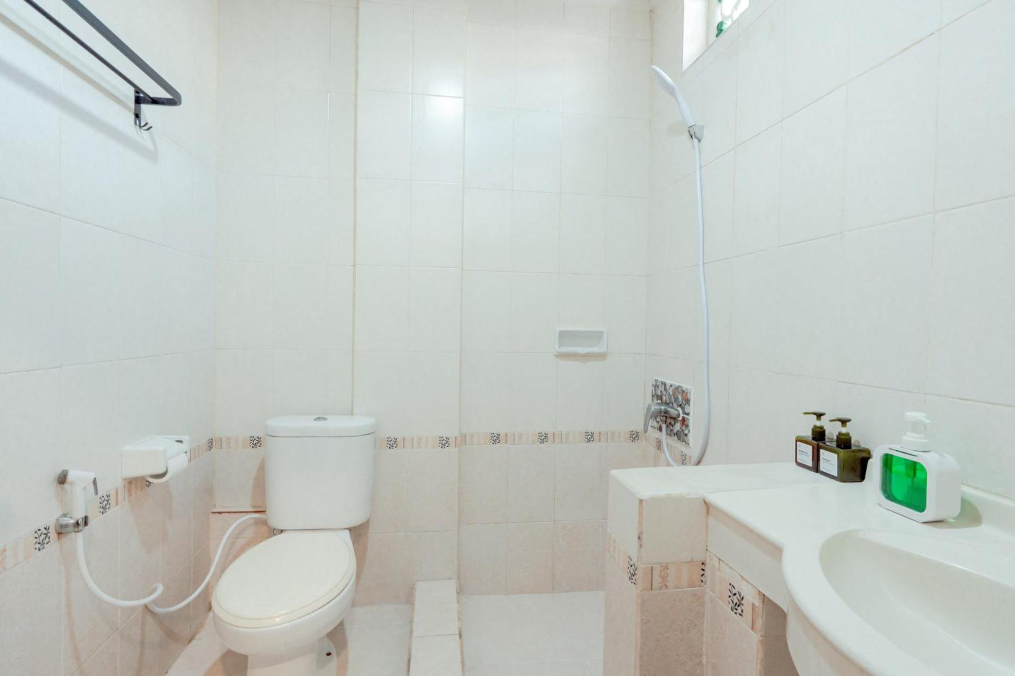 Urbanview Hotel Rasa Sayang Inn Tanjung Benoa Bali Kuta Selatan Exterior foto